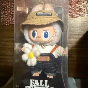 Labubu Fall in Wild pendant 100% authentic